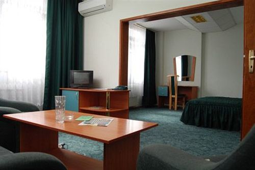 Elbrus Hotel Pazardjik Extérieur photo