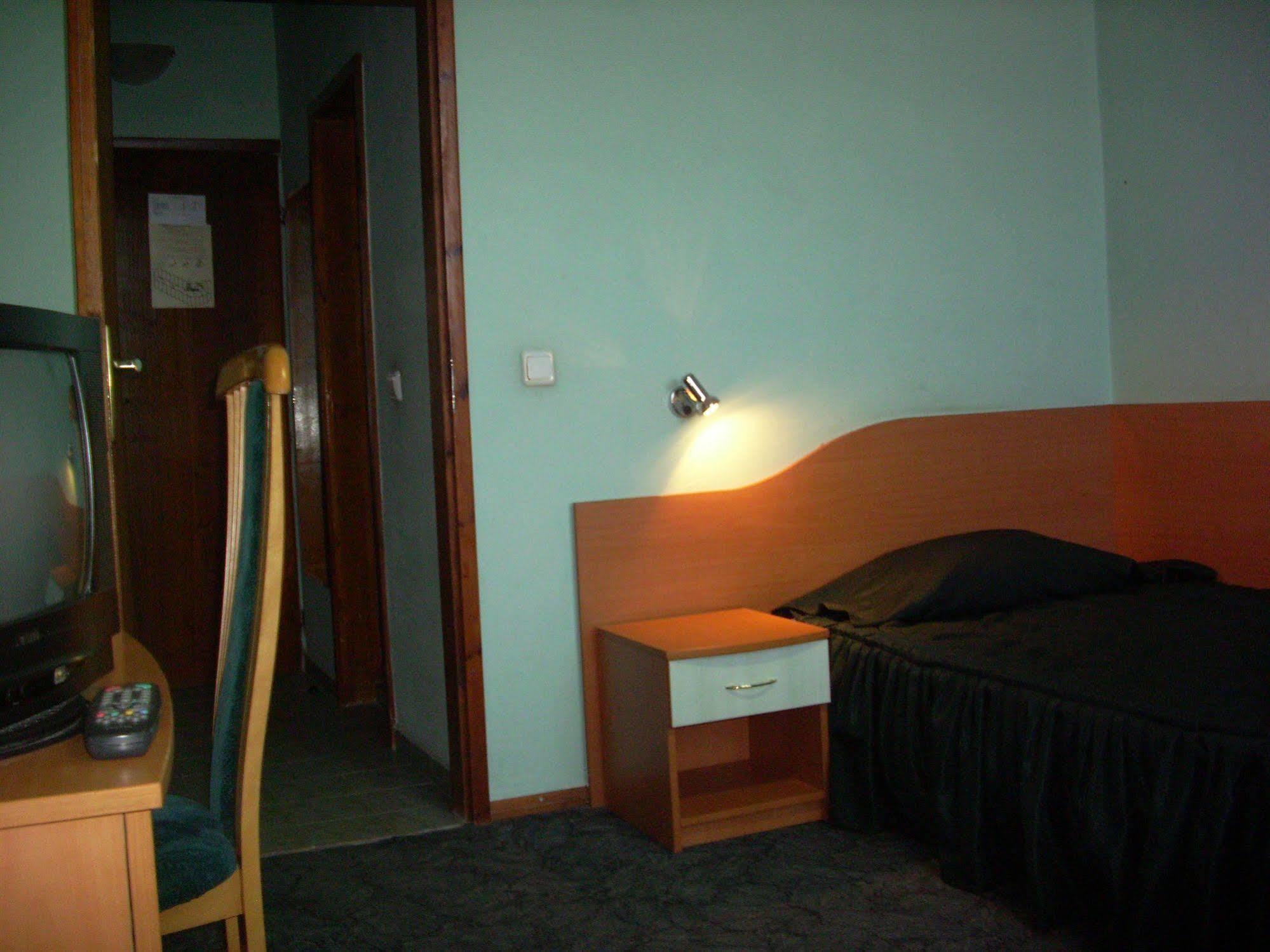 Elbrus Hotel Pazardjik Extérieur photo