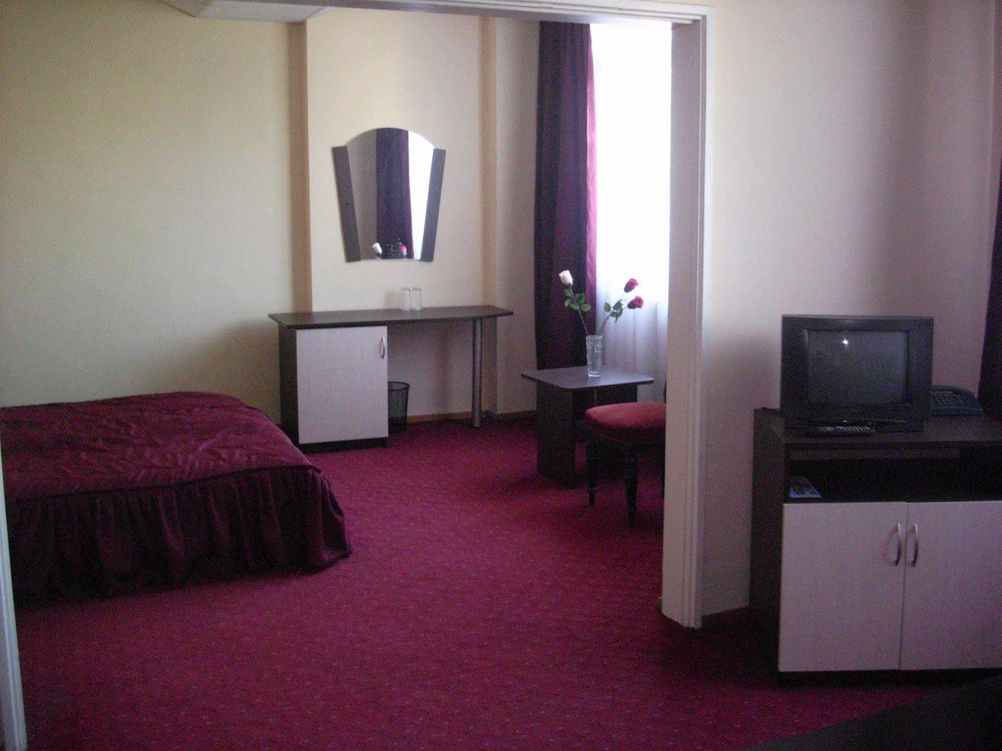 Elbrus Hotel Pazardjik Extérieur photo